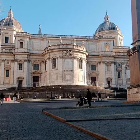 Private By An Italian Family - A Unique Experience Close To Colosseum, The Forum And Basilica Saint Mary Major
